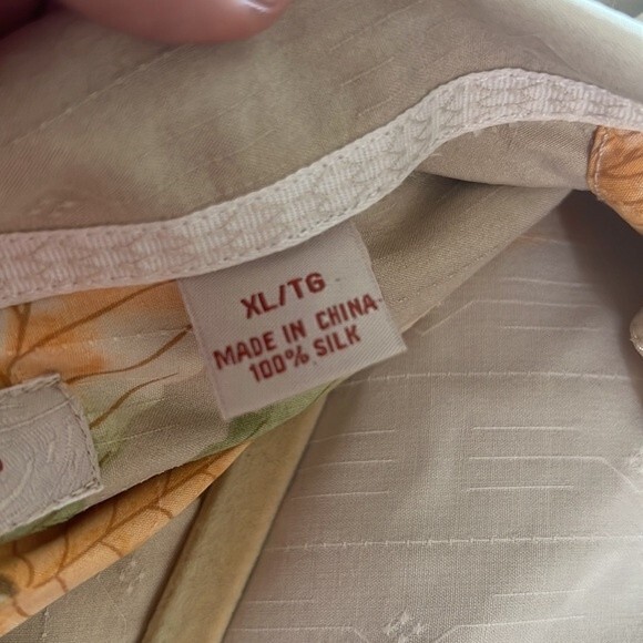 Tommy Bahama Silk Short Sleeve Button Down Shirt size XL - Picture 6 of 6